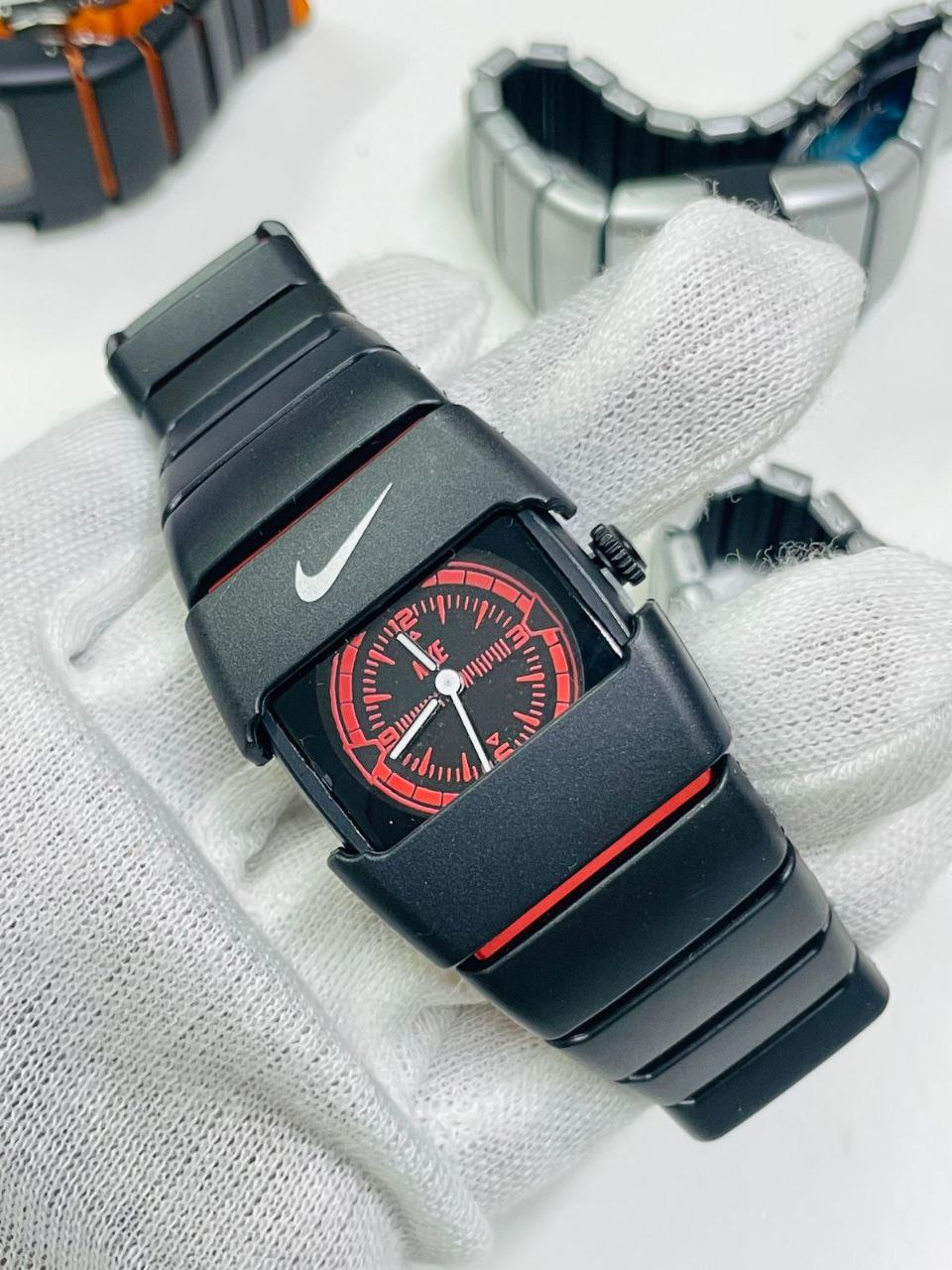 العصرية NIKE- ساعات